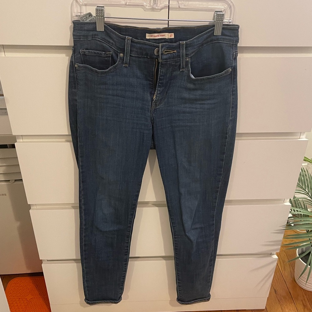 Levi’s 311 Shaping Skinny - Size 27